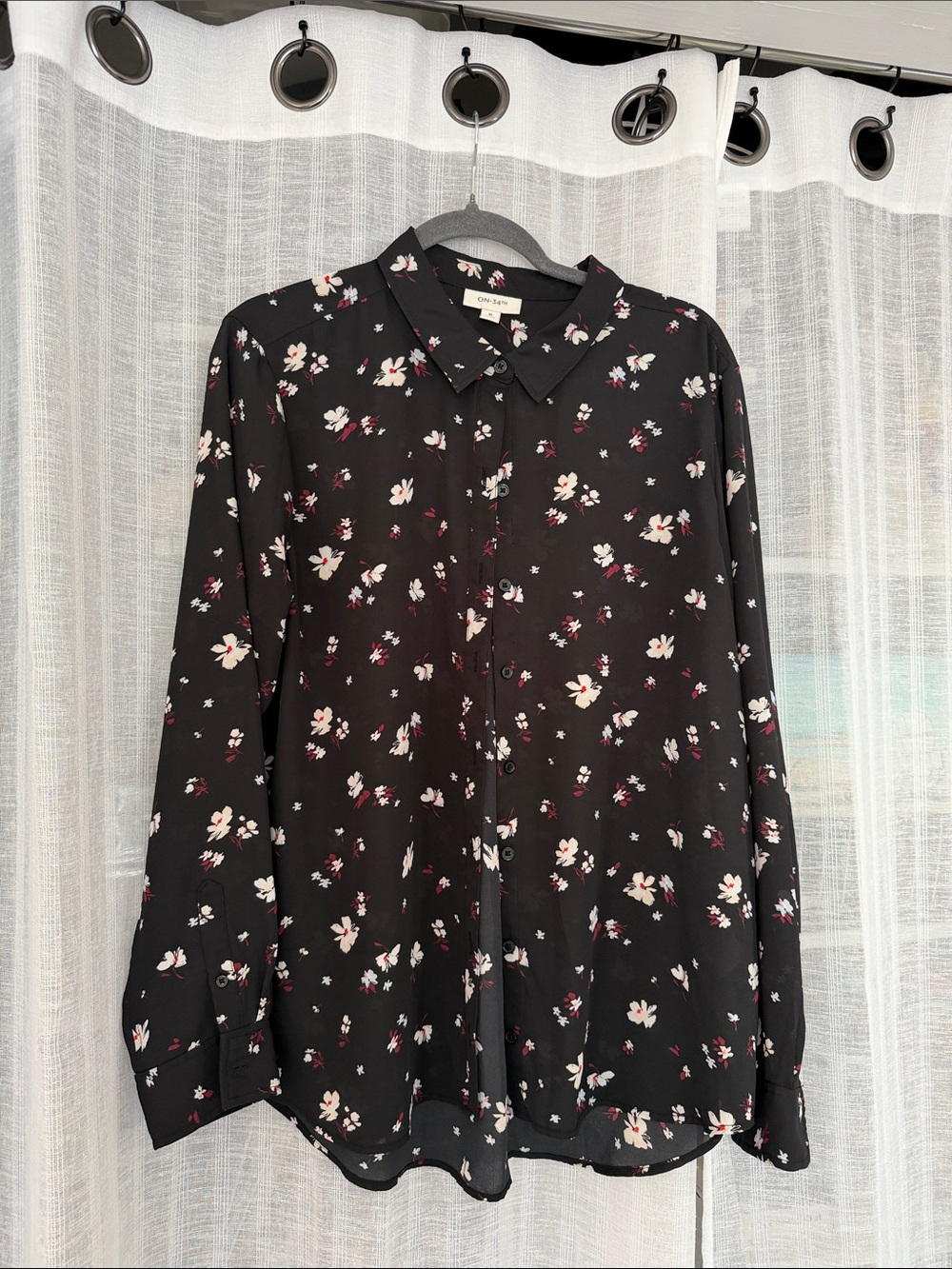 On 34th XLBlack Floral Button-Front Shirt